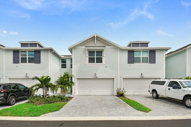 Foto del edificio - 5766 SE Edgewater Cir