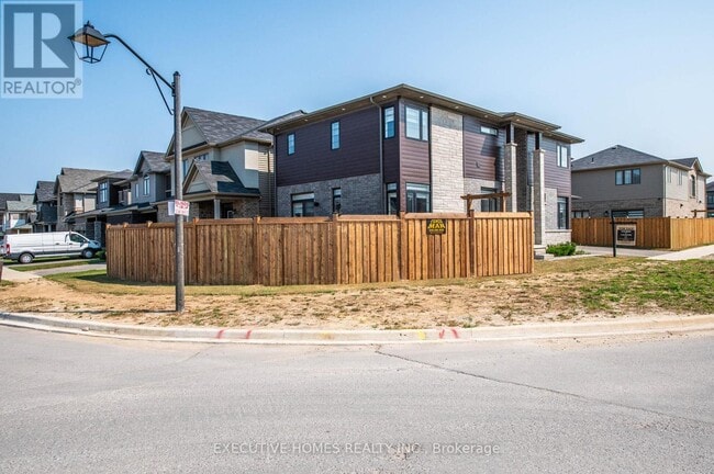 Building Photo - 183 Longboat Run W