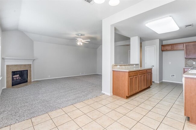 Building Photo - 529 Quail Hollow Dr