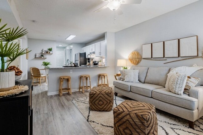 Building Photo - Hawk Ridge Apartments