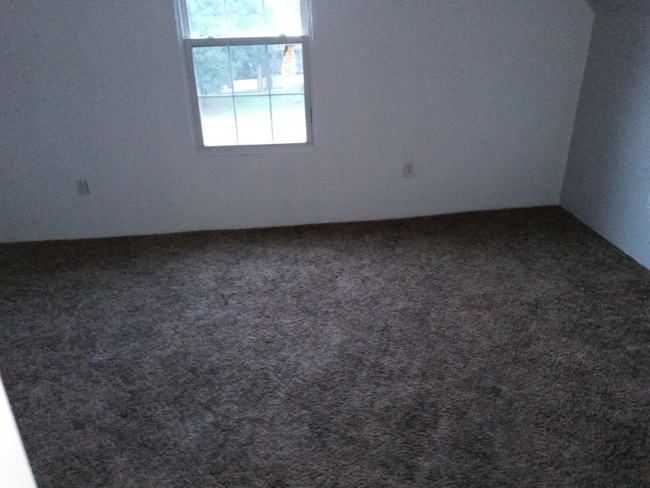 Building Photo - 903 Lincoln Ave