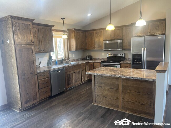 Foto del edificio - 3681 46th Ave NW