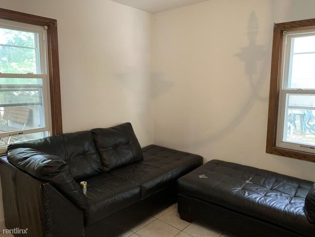 Foto del edificio - 12405 Fairview Ct