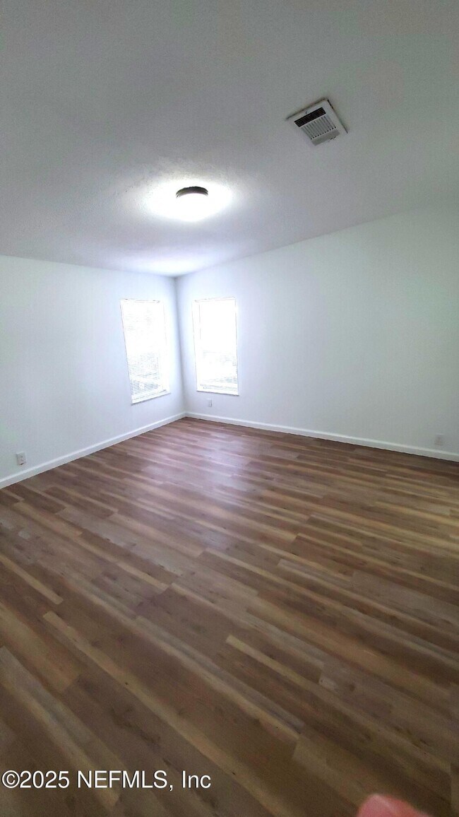 Foto del edificio - 1718 Wright Ave