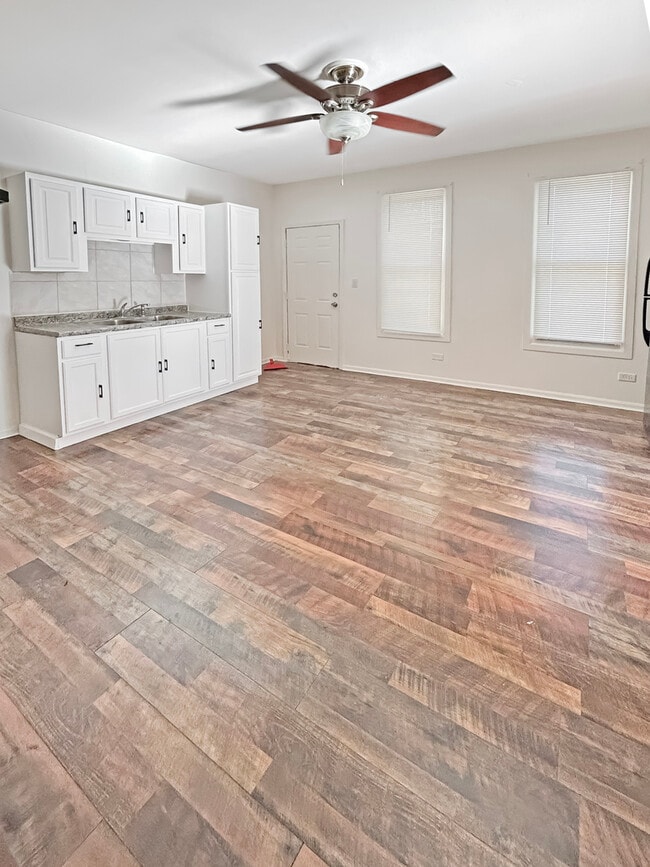 Building Photo - 11014 S State St