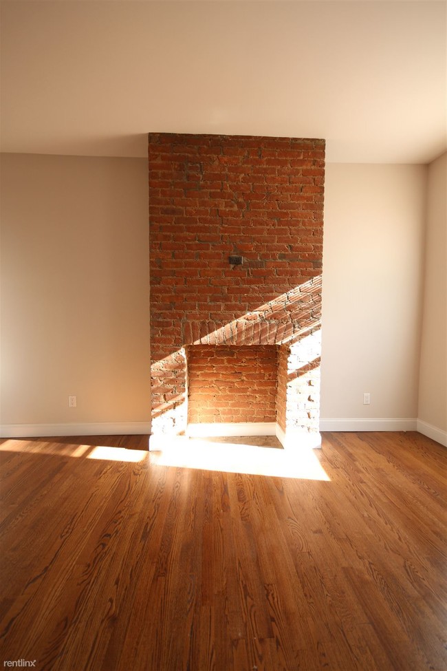 Building Photo - 208 Jackson St