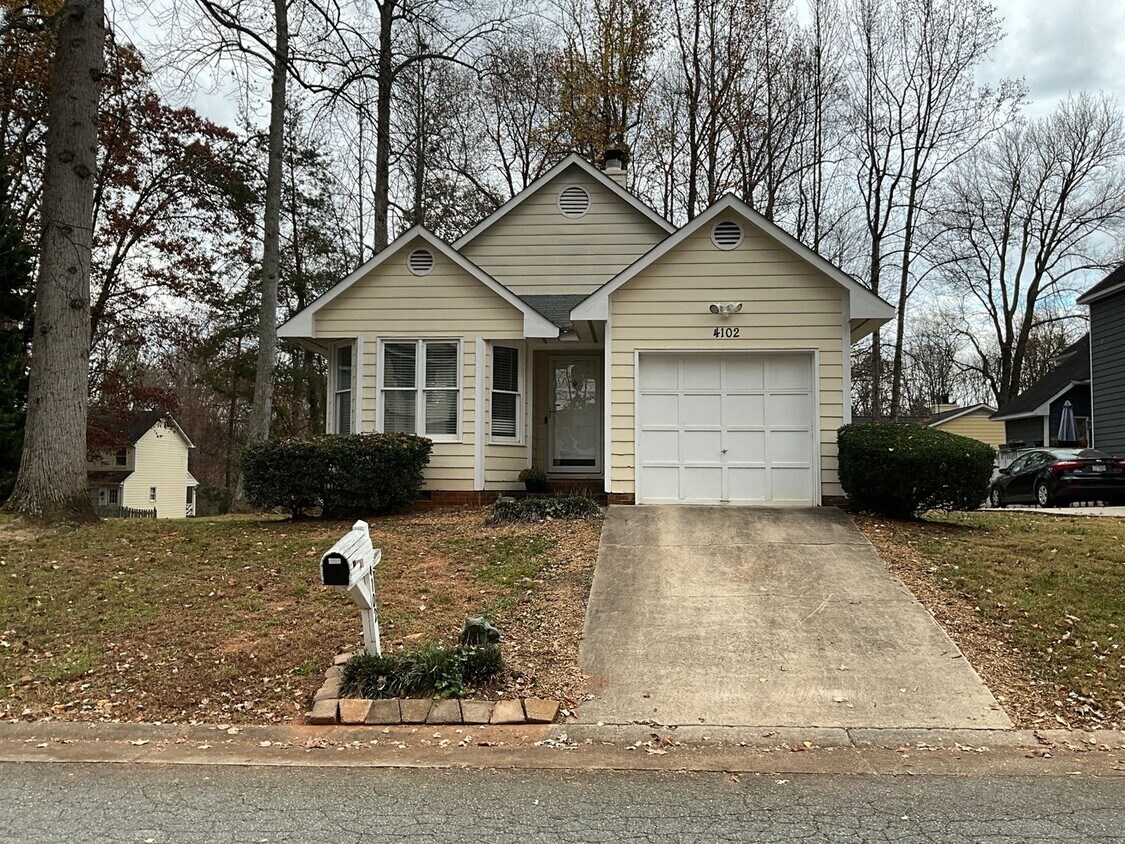 4102 King Edward Ct, Greensboro, NC 27455 House Rental in Greensboro