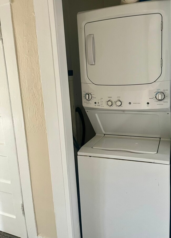 Lavadero - 29 Pine St