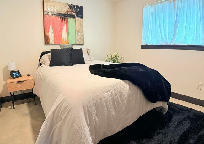 Building Photo - 921 Haley