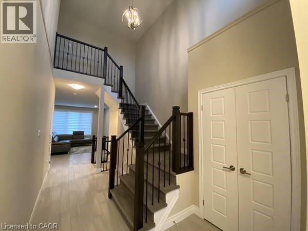 Building Photo - 62 Queensgate Cres