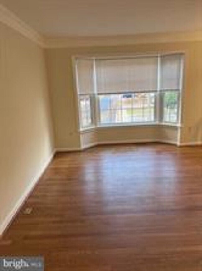 Foto del edificio - BEAUTIFUL END UNIT TH NEAR DOWNTOWN ROCKVILLE