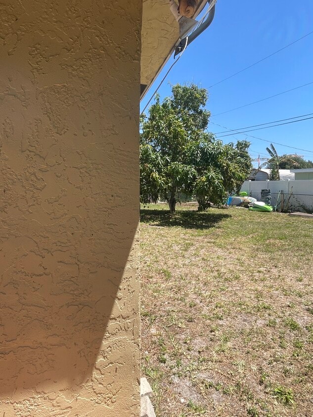 Building Photo - 1580 Citation Dr