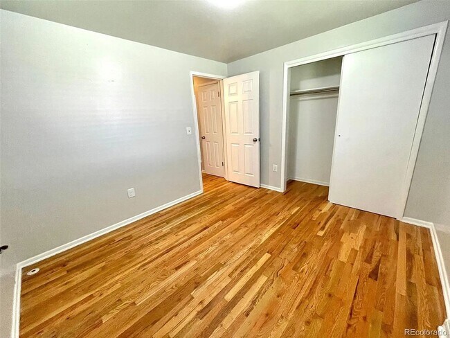 Foto del edificio - Charming 2BR Duplex in Littleton