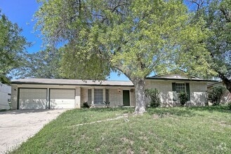 Building Photo - 331 Shin Oak Dr