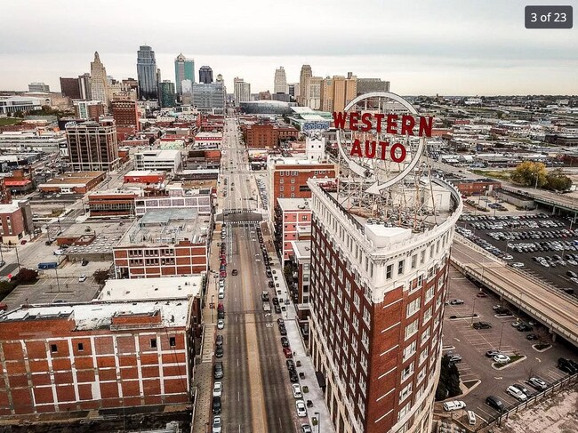 Foto del edificio - 2107 Grand Blvd