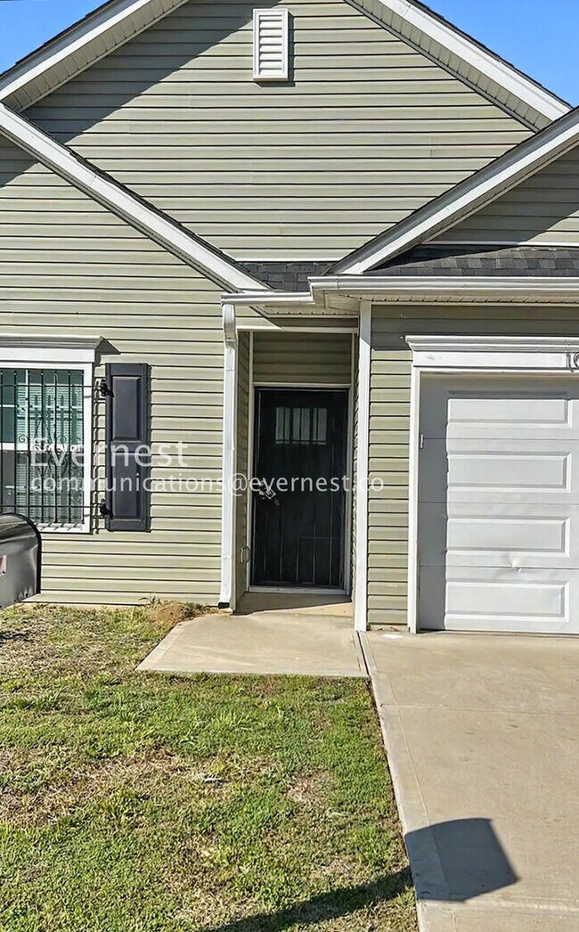 Foto del edificio - 10828 Mt Holly Rd