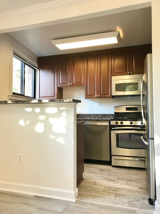 Foto del edificio - 2725 39th St NW