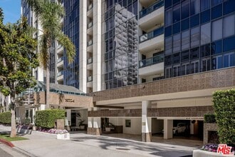 Building Photo - 10724 Wilshire Blvd