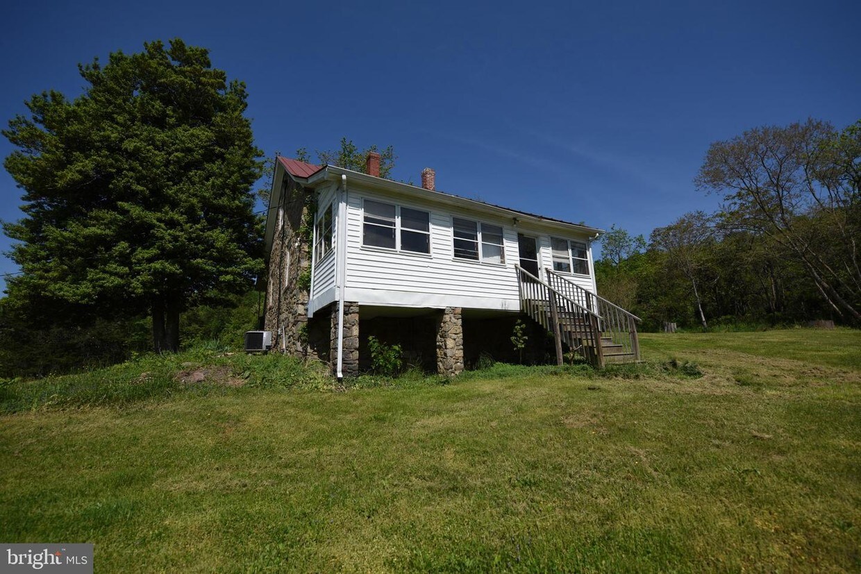 Foto principal - 4321 Old Morganstown Rd