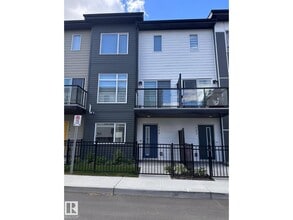 Building Photo - 804 Welsh Dr S W