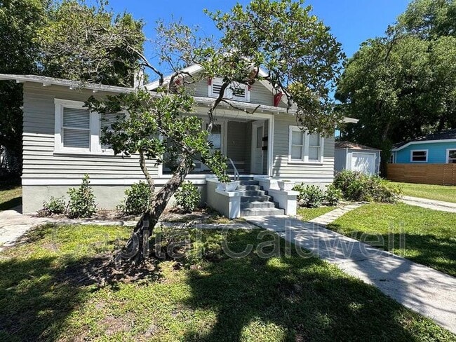 Photo - 304 E Hanna Ave House