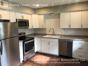 Building Photo - 211 Martin Ct