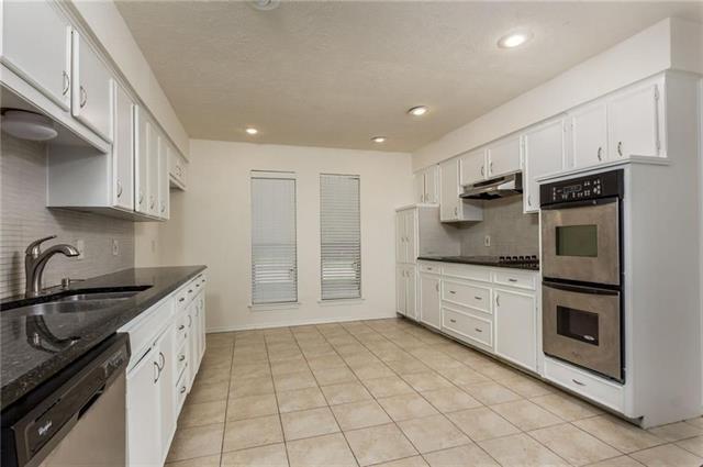 Building Photo - 2421 Maple Leaf Dr