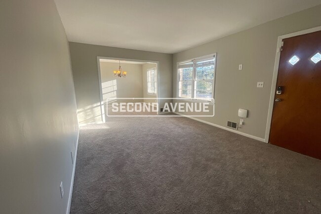 Building Photo - 1029 Hyacinth Dr