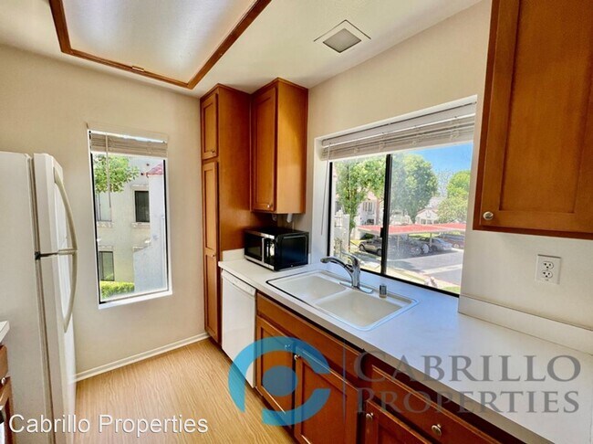 Building Photo - 1 br, 1 bath House - 11195 Camino Ruiz #88