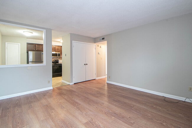Foto del edificio - 807 Golf View Pl