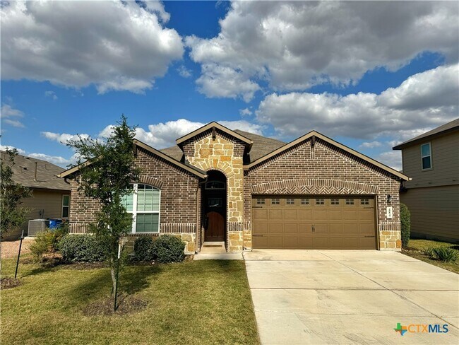 Building Photo - 484 Pebble Creek Run