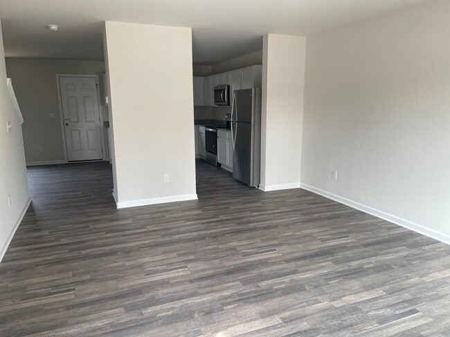 Building Photo - 132 Grassy Meadow Ln