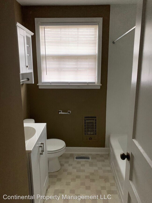 Building Photo - 3 br, 1 bath House - 5506 Meadowcrest Lane