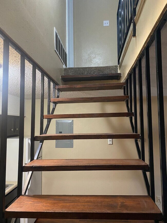 Foto del edificio - 2414 W Abram St