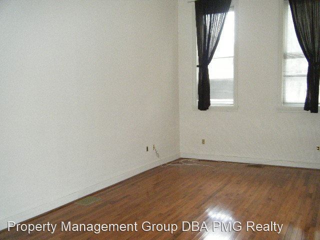 Building Photo - 1740 Green St