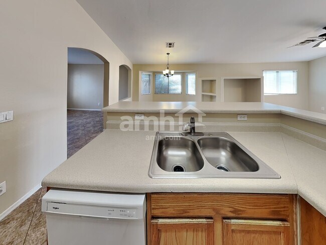 Building Photo - 9029 W Avalon Dr