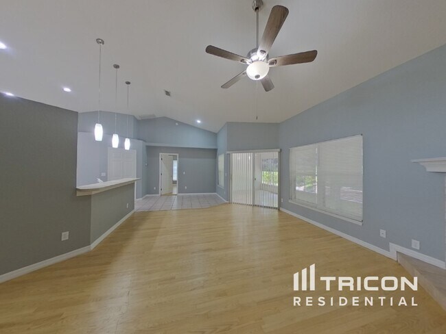 Building Photo - 1724 Lake Marion Dr