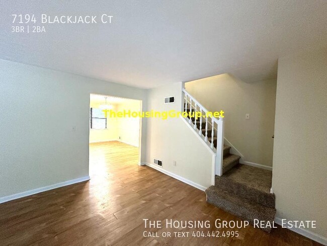 Building Photo - 1 Free Month Rent + 13 Month Lease