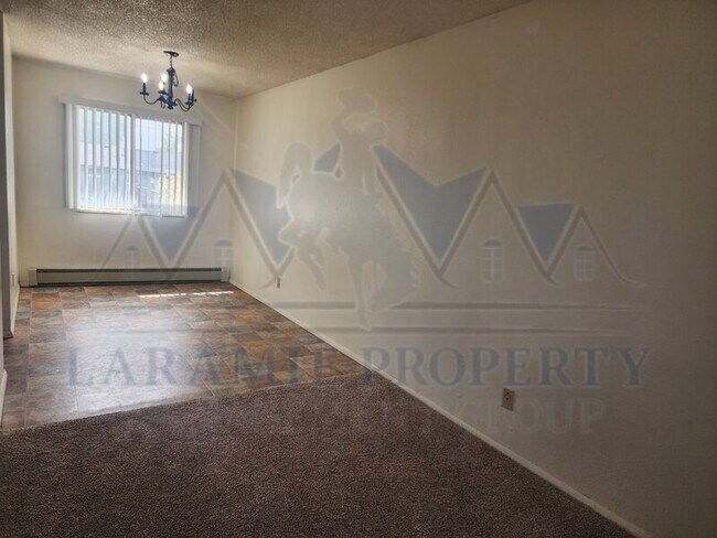 Building Photo - 708 Downey St