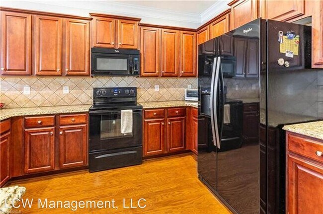 Building Photo - 5093 Wyngate Village Dr