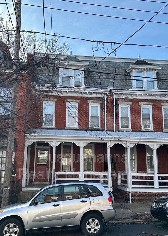 Building Photo - 342 N Mulberry St