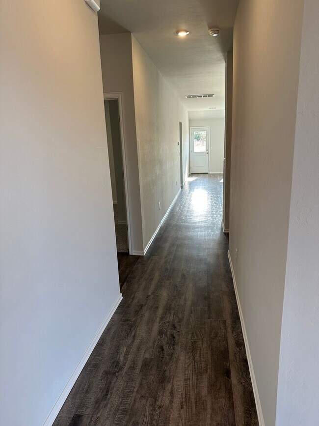 Foto del edificio - NEWER Four Bedroom | Two Bath Home in Southbrook