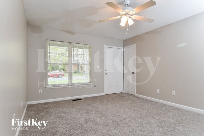 Building Photo - 203 Bingham St