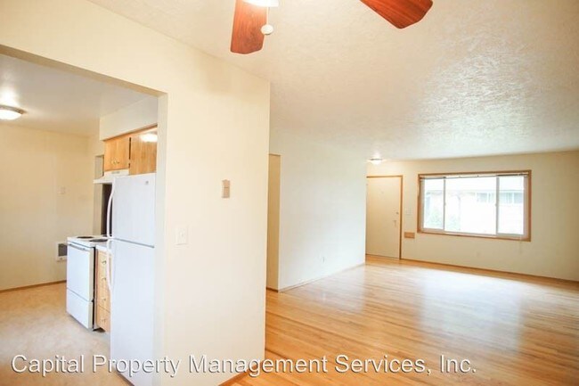 Building Photo - 3803-3821 SE 35th Pl