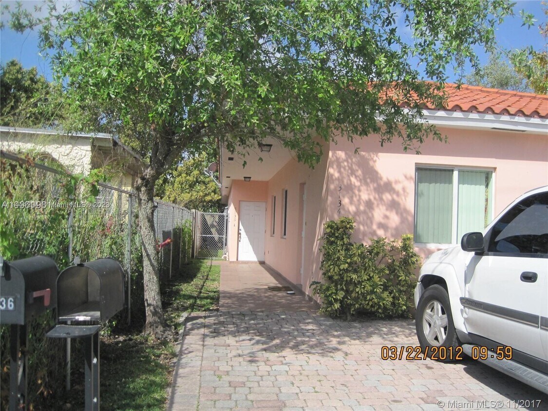 Foto principal - 3134 Hibiscus St