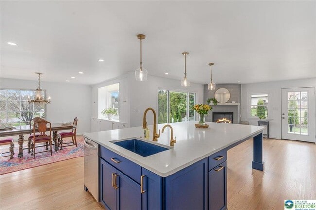 Building Photo - 2824 College Dr