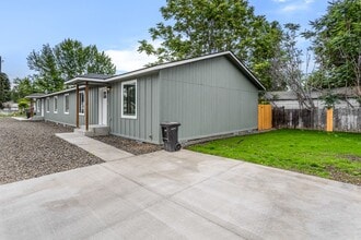 Building Photo - 1302 S 14th Ave