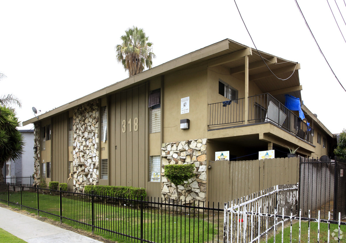 Primary Photo - 318 E Leatrice Ln