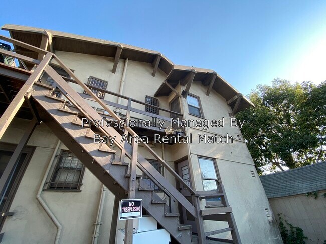 Building Photo - 1090 43rd St