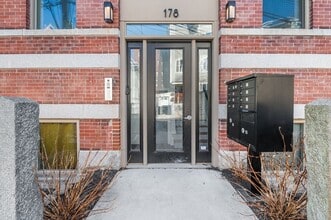 Building Photo - 178 Elm St